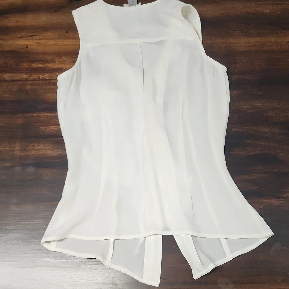 Cache White Ruffled Sleeveless Blouse - Picture 3 of 4